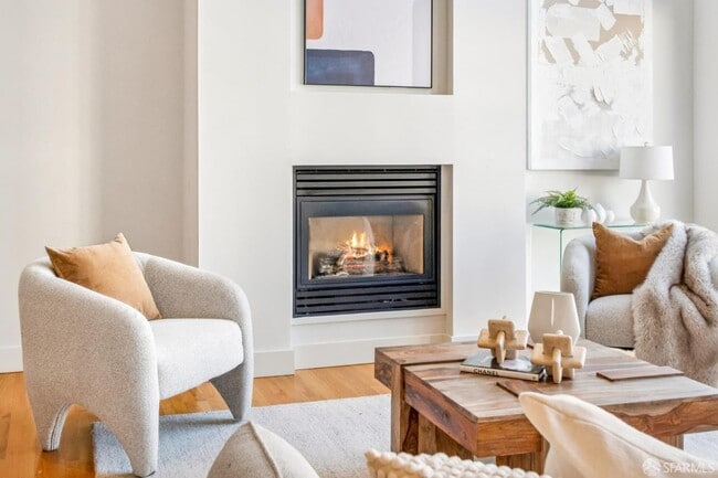 Building Photo - 142 Russ St