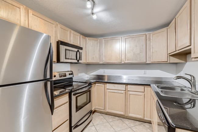 Building Photo - 1045 N Clarkson St