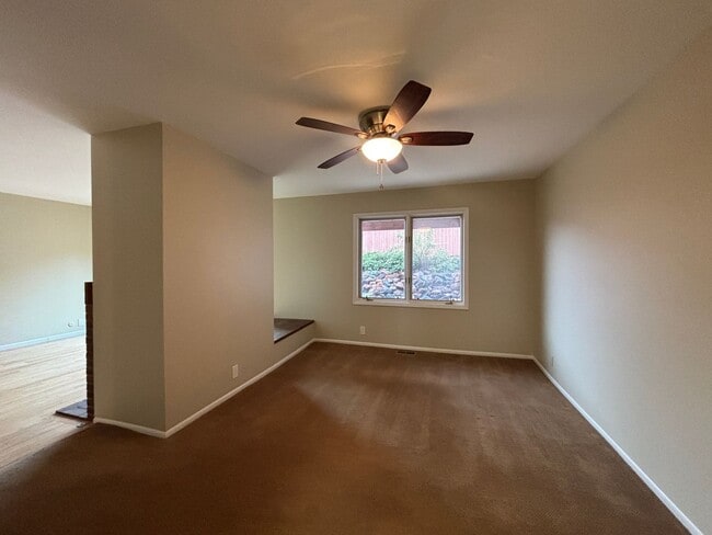 Building Photo - Large 3 bedroom, 2.5 bath townhome with 2-car garage!