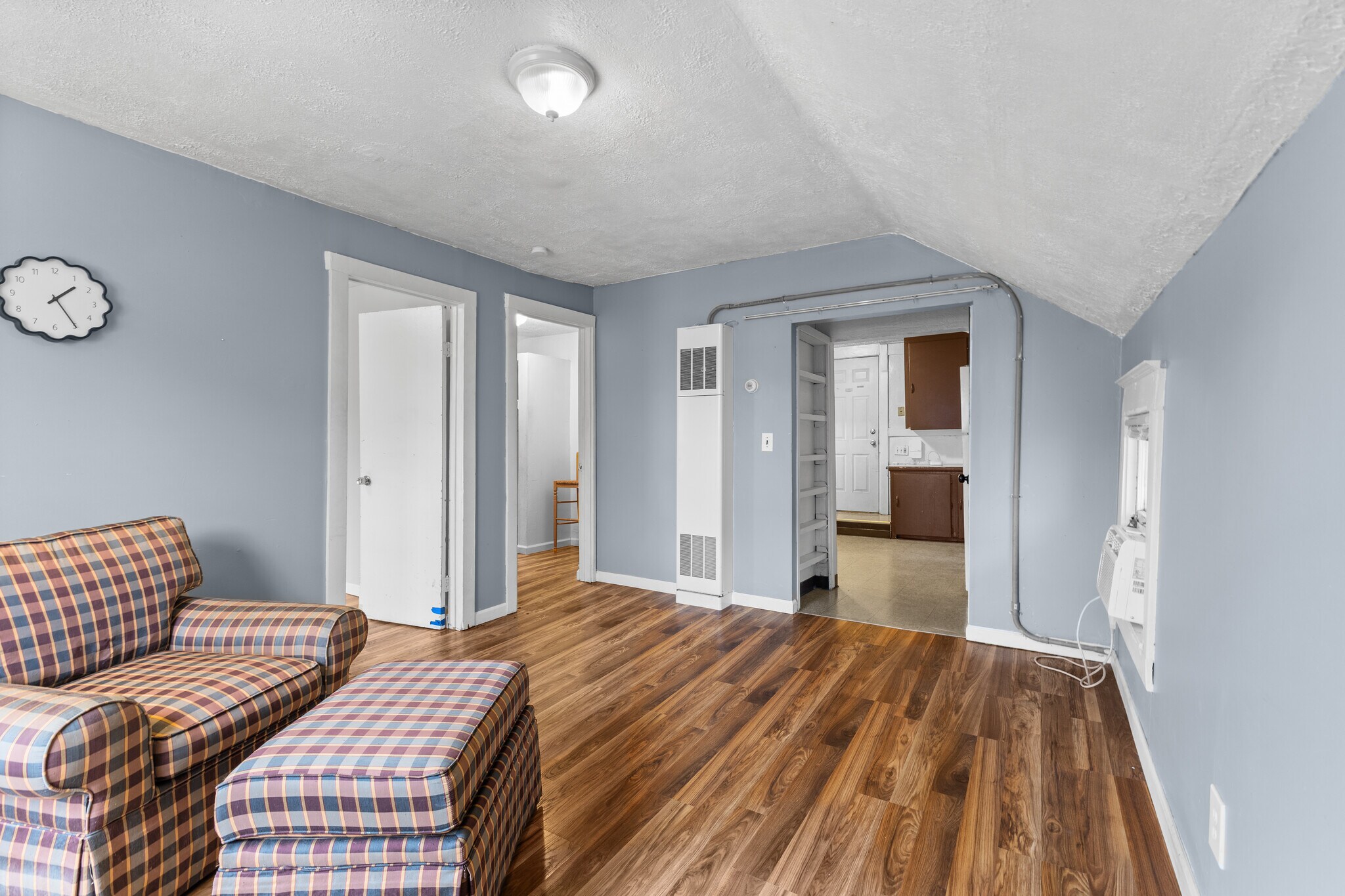 Building Photo - 922 Dakin St