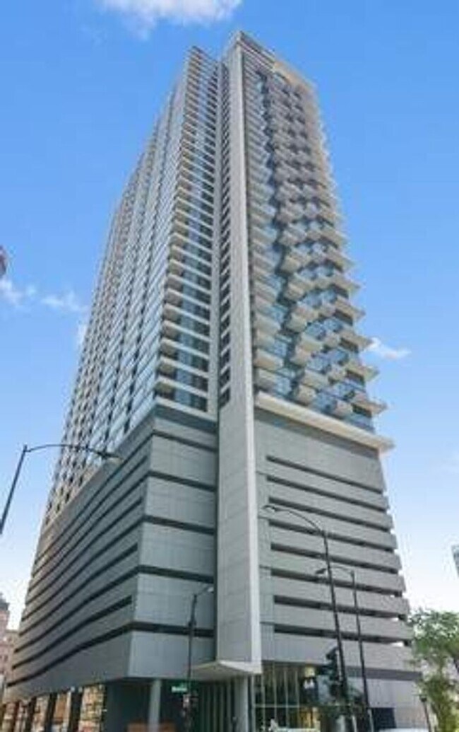 Primary Photo - High floor 2b2b unit right by Westloop