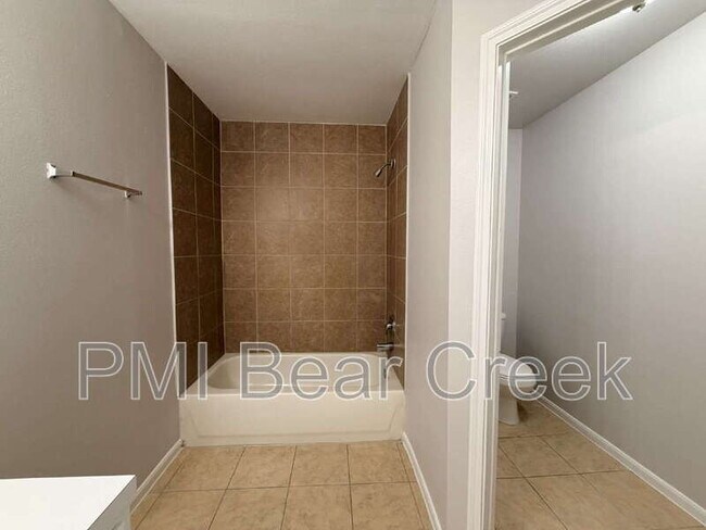 Building Photo - 6407 Waldron Dr