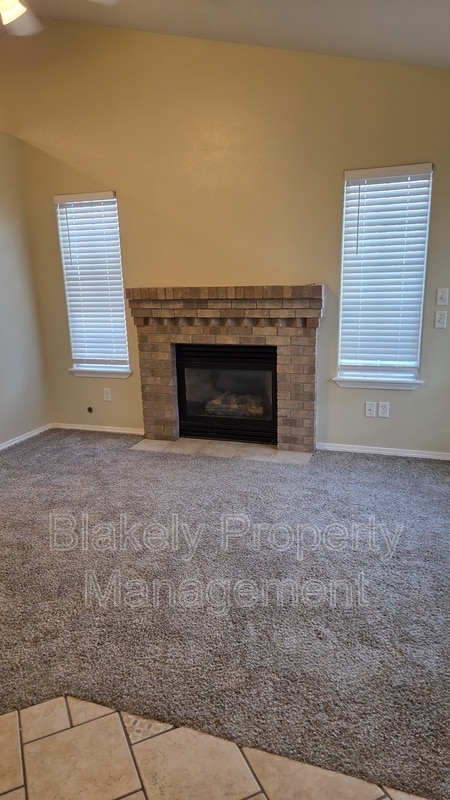 Building Photo - 4004 E Park Ridge Dr