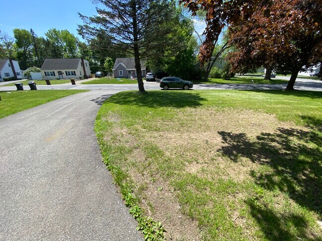 Building Photo - 11 Ilene Pl