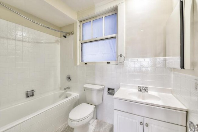 Building Photo - 4 bedroom in San Francisco CA 94118
