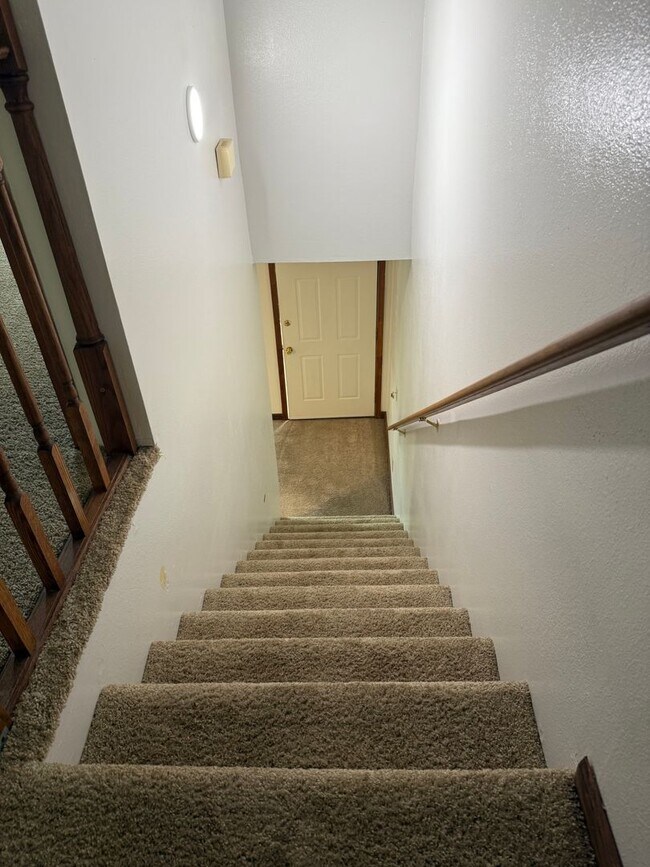Building Photo - 218 Edith Way