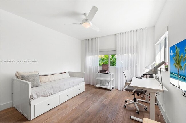 Building Photo - 970 S Shore Dr