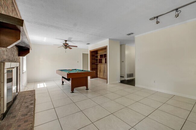 Building Photo - 2613 Killarney Way