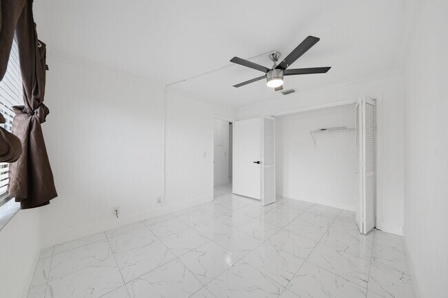 Building Photo - 1443 SW 27th Ave