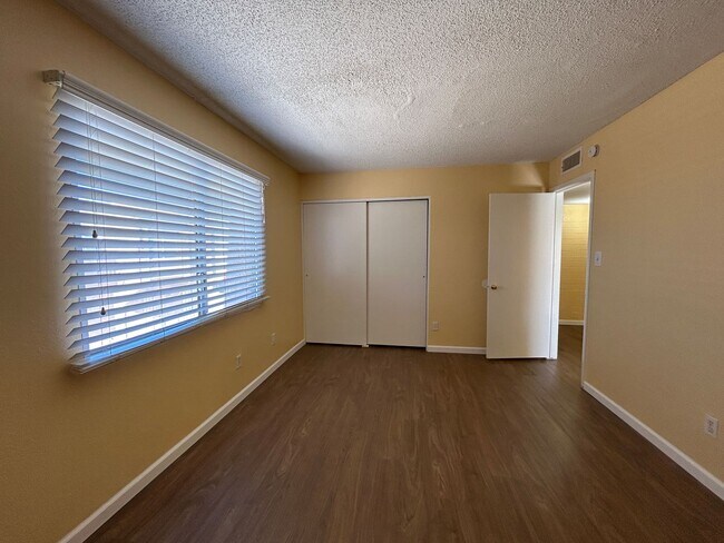 Building Photo - 4204 S 47th St
