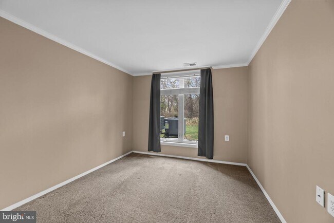 Building Photo - 1127 Lake Heron Dr