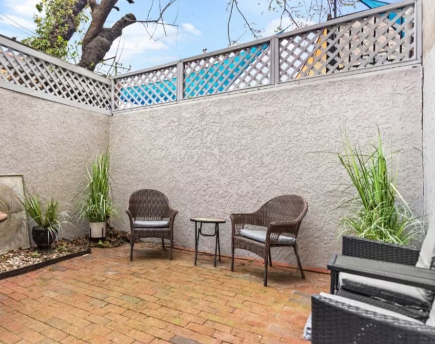 Building Photo - 29 S Front St