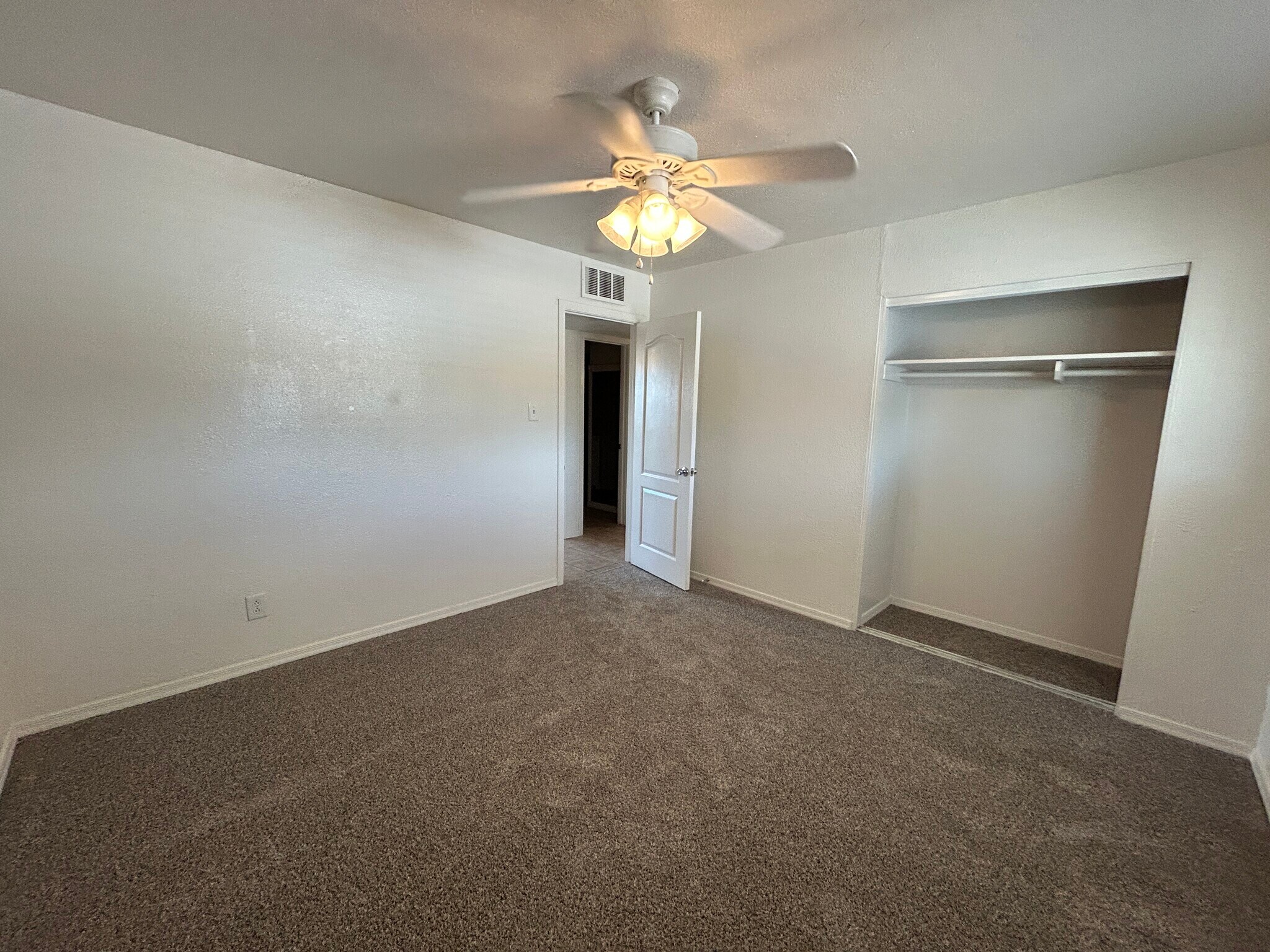 Building Photo - 3062 N 42nd Ave
