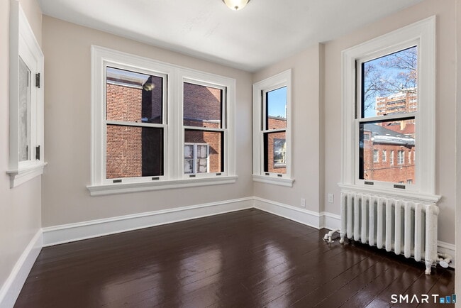 Building Photo - 360 Farmington Ave