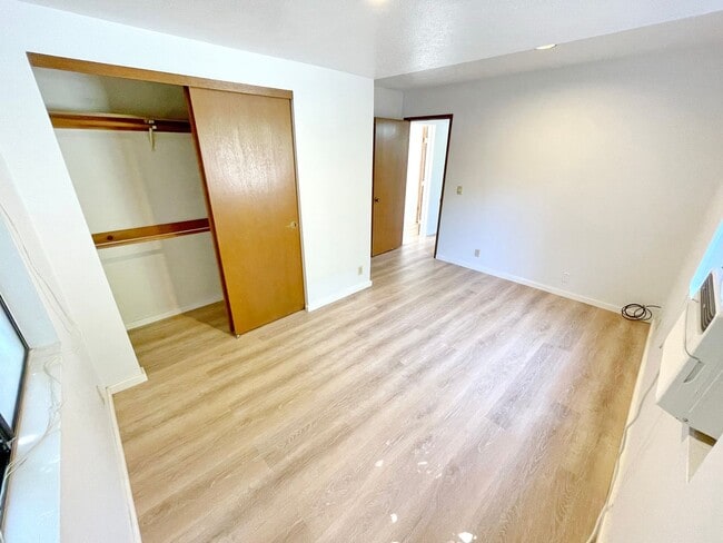 Building Photo - South Kihei 2 Bedroom / 1 Bathroom Unfurnished downstairs unit  - Peekaboo Ocean View