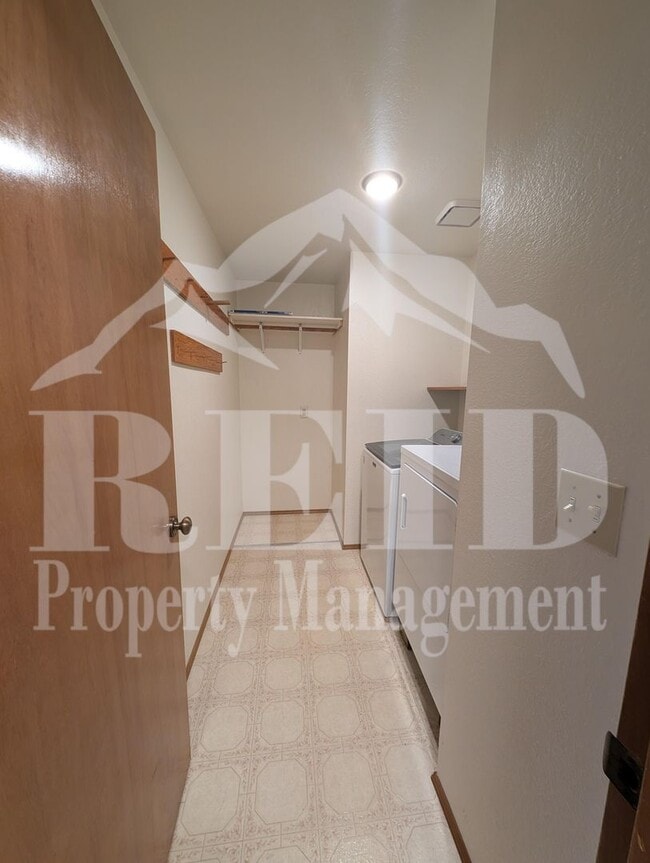 Building Photo - Utah8876