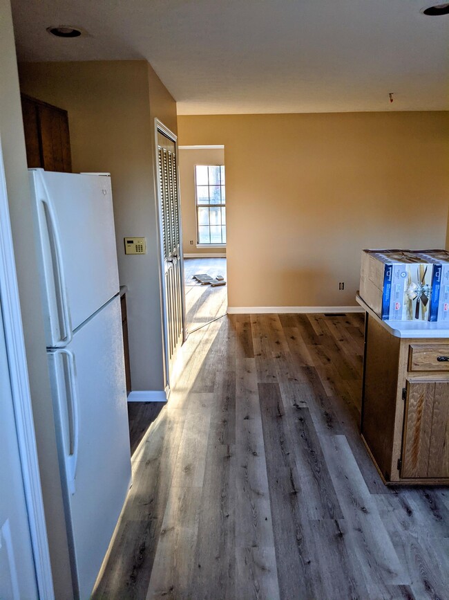 Building Photo - 5618 Bruns Dr