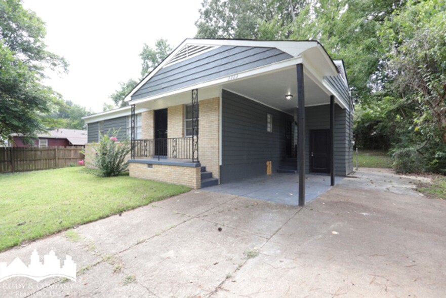 Building Photo - 3223 Boone St