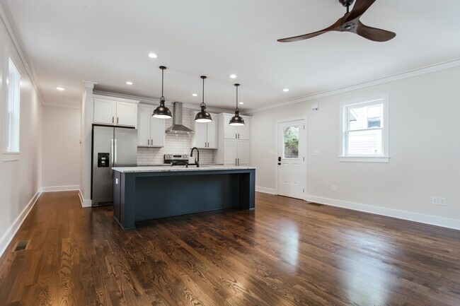 Building Photo - 132 Flint St