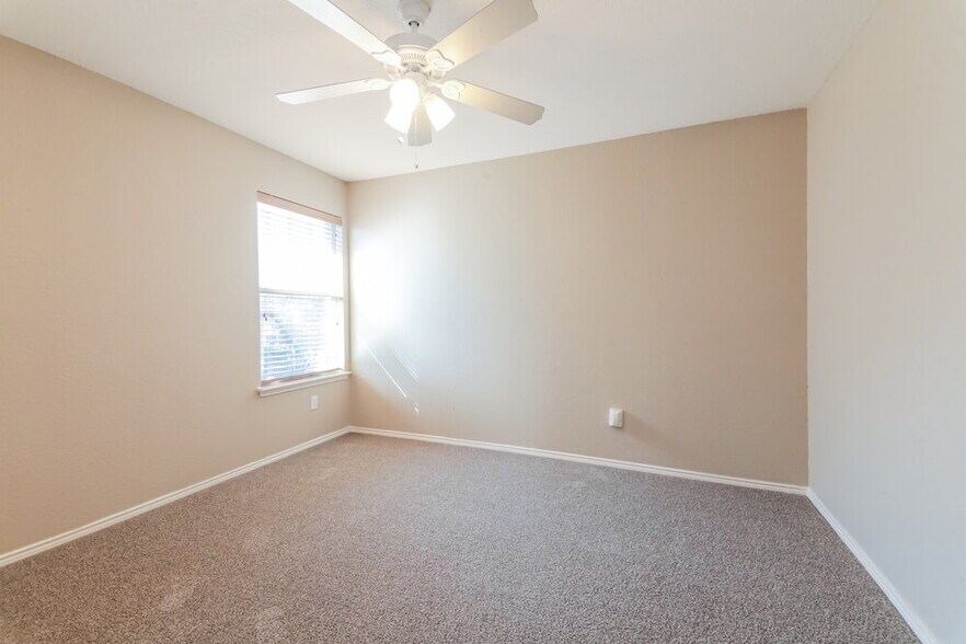 Building Photo - 3704 St Johns Dr