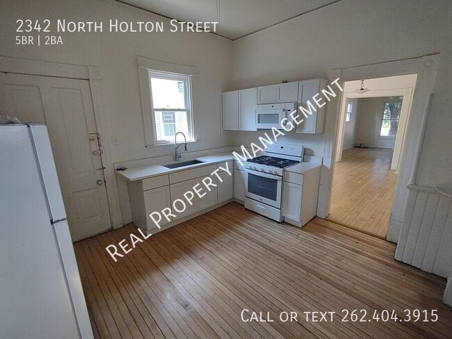 Building Photo - 2342 N Holton St