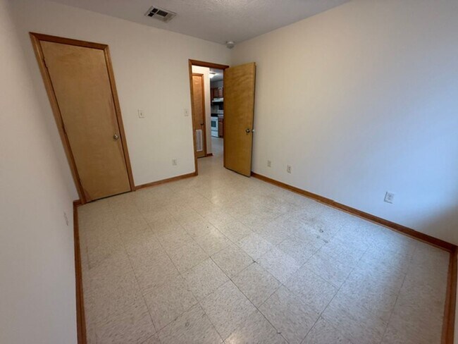 Building Photo - 2208 N Malcolm St