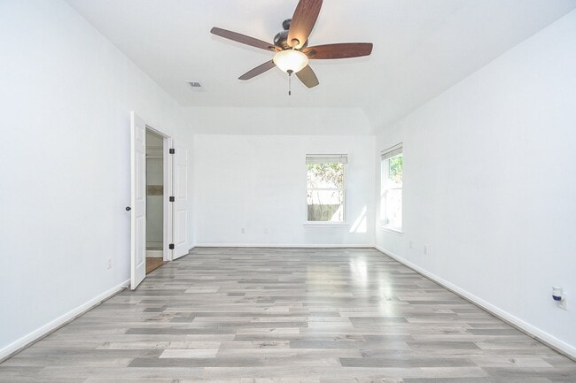 Building Photo - 3626 Stratford Town Ln