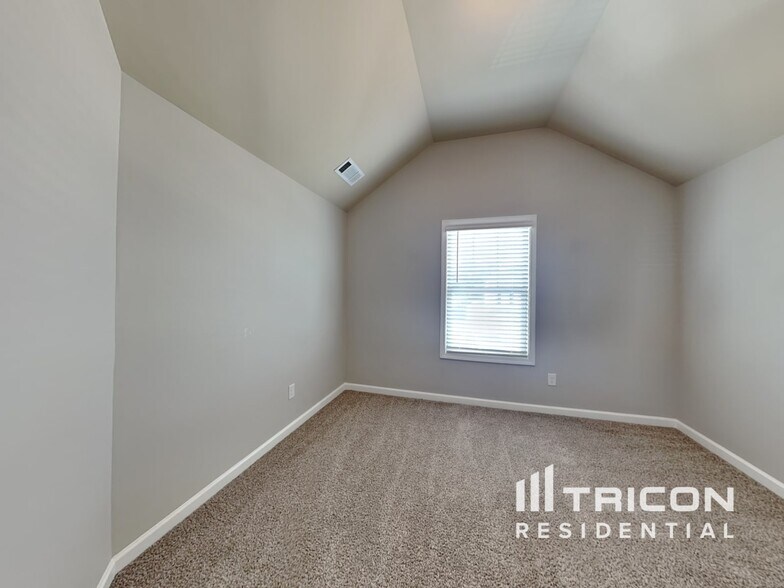 Building Photo - 11074 Shadow Ct