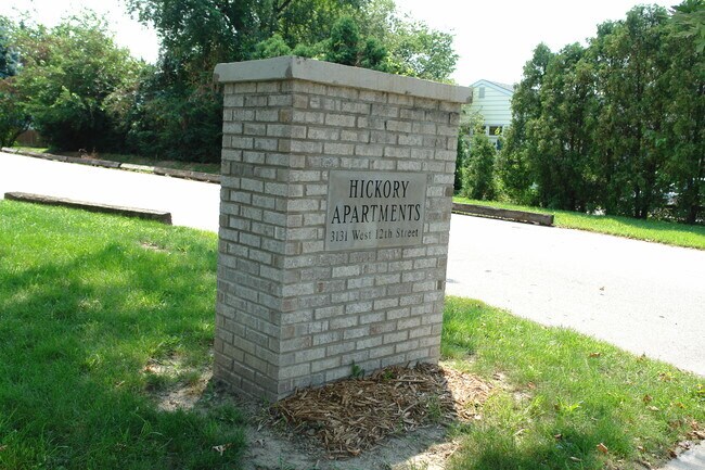 Building Photo - Hickory Apartments
