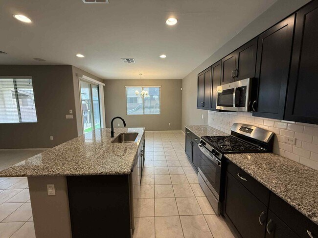 Building Photo - 16 Placita Fara
