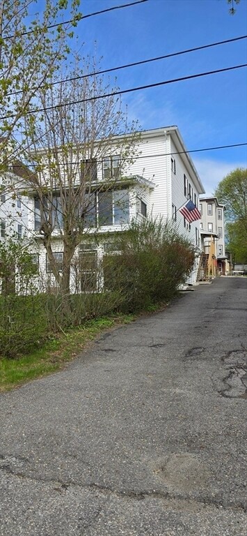Building Photo - 41 Orient St