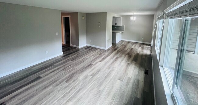 Building Photo - 812 141st Pl SE