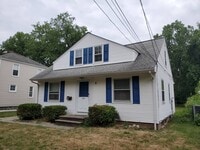Building Photo - Charming 4-Bedroom Property in Prime Location