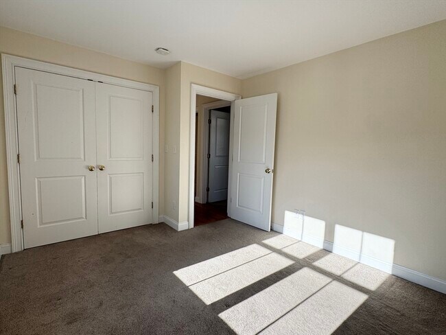 Building Photo - 20 Gilkey Ct