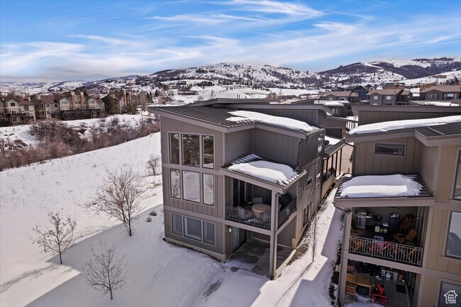 Building Photo - 6392 E 820 S