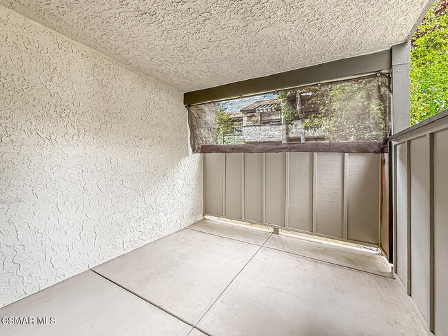 Building Photo - 1346 E Hillcrest Dr