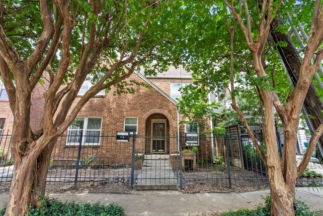 Building Photo - 1812 Stanford St