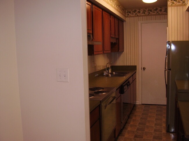 Galley Kitchen - 1120 Chatham Park Dr