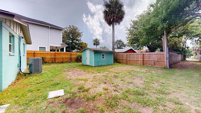 Building Photo - 216 9th St S