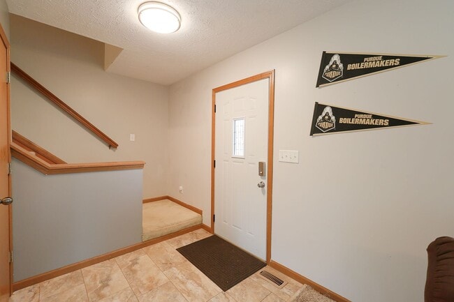 Building Photo - 4 Bedroom West Lafayette Home!