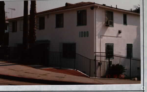 Primary Photo - 1800 Grace Ave