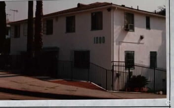 Building Photo - 1800 Grace Ave