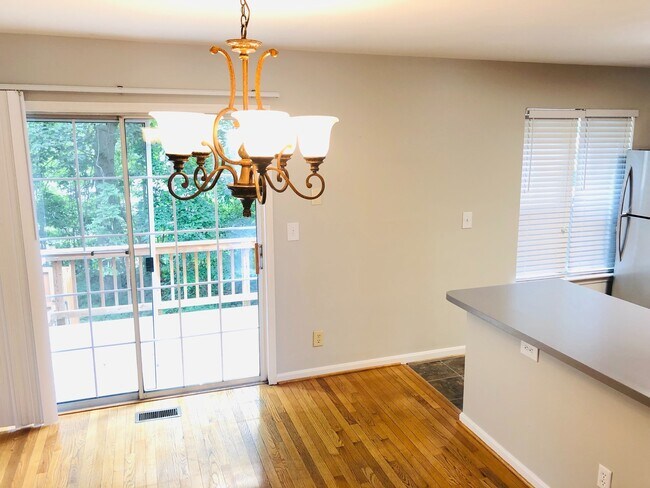 Building Photo - STAFFORD TOWNHOUSE - HANDY TO QUANTICO, SH...