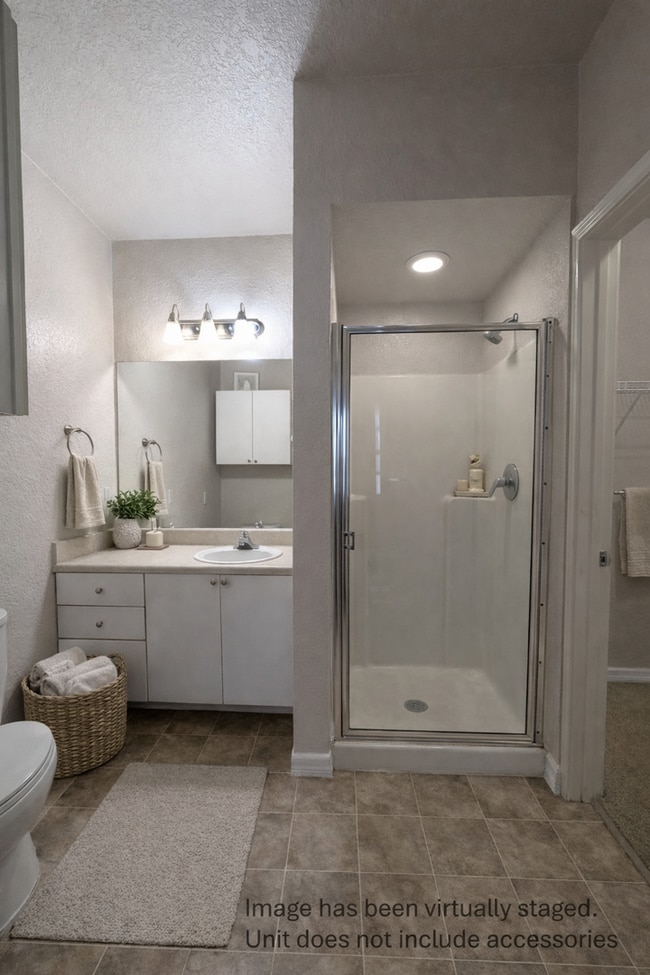 Building Photo - 1x1 Cozy and convenient. 1st floor unit