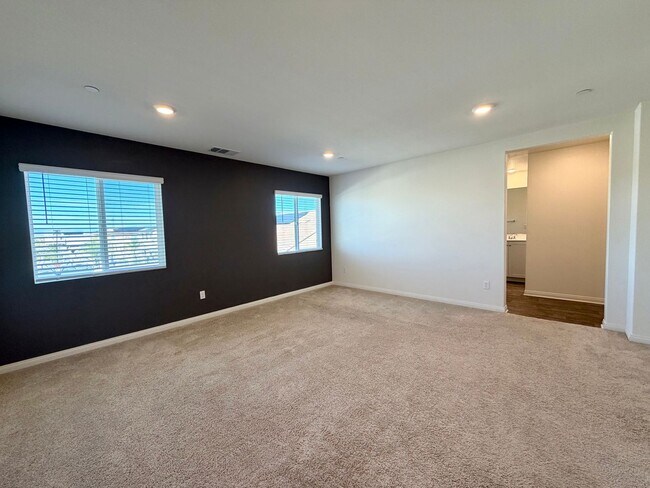 Building Photo - Solar Powered 4 Bedroom 3.5 Bath Sagewood Home with Private Casita & 3 Car Garage