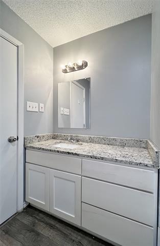 Building Photo - 5652 Conlin Dr