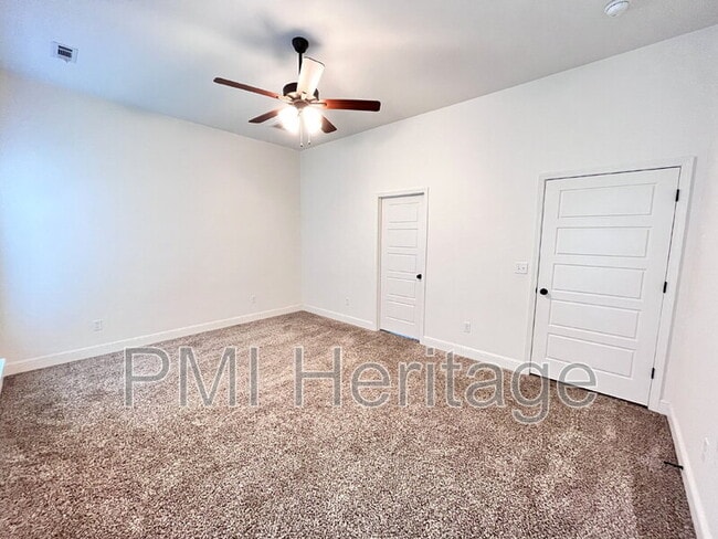 Building Photo - 6002 NW Meade St