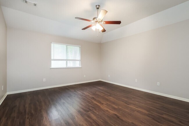Building Photo - 30 Shimmer Pond Pl