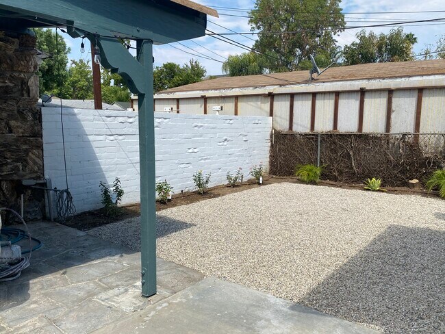 rose garden - 17423 Burbank Blvd