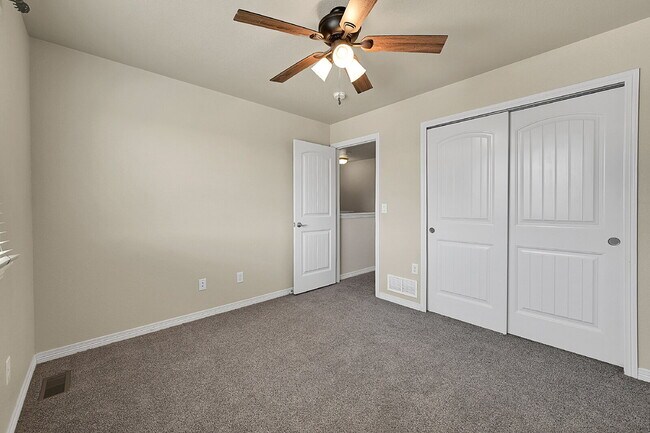 Building Photo - $2,650 - 4 Bed, 2.5 Bath Home with Fenced ...